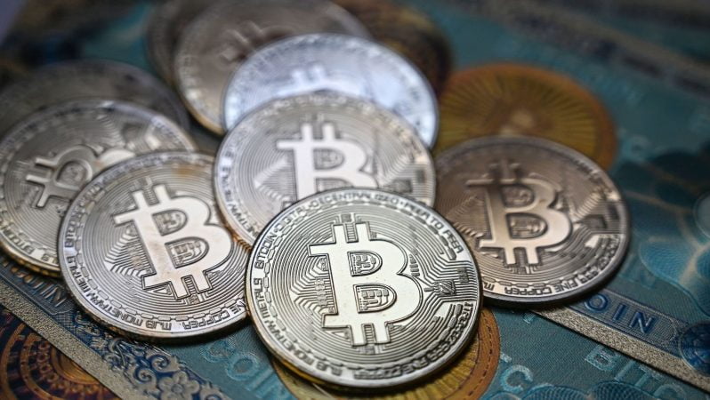 Bitcoin Düştü, Sadece 4 Altcoin Ayakta Kalabildi